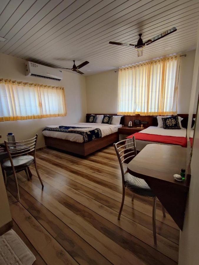 Hotel Starlit Navi Mumbai Zewnętrze zdjęcie